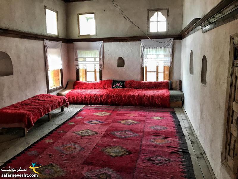 اتاق پذیرایی یک خانه عثمانی در جیروکاسترا