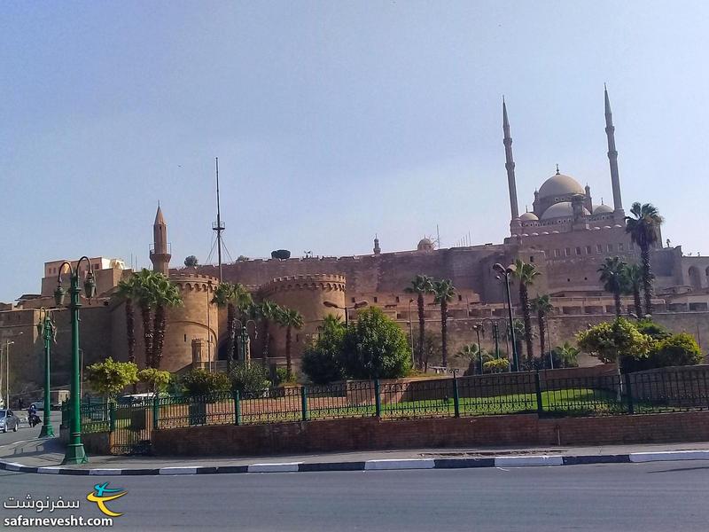 دورنمایی از حصار قدیمی قاهره