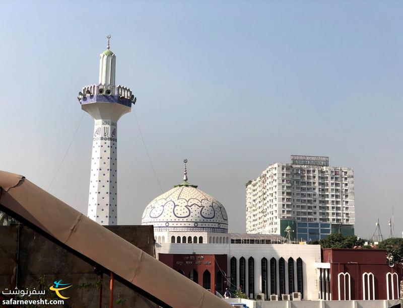 مسجدی در نزدیکی بازار جدید داکا پایتخت بنگلادش
