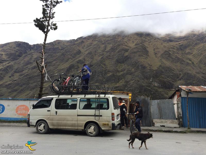  قسمتی از مسیر که دوچرخه سواری ممنوع بود دوچرخه ها رو روی ماشین جا میدادیم