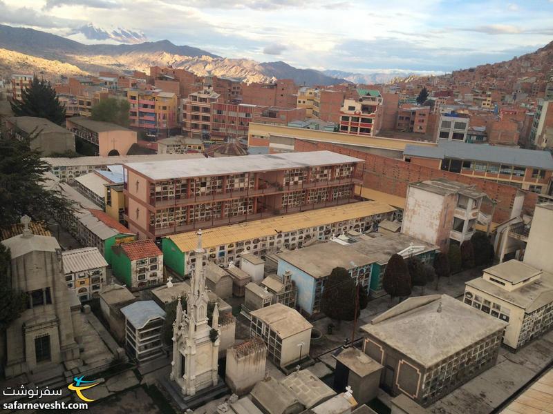 قبرستان عجیب لاپاز - عکس هنگام عبور تله کابین از بالای قبرستان گرفته شده