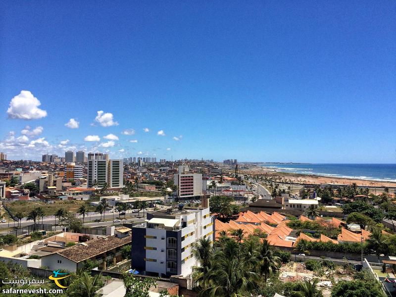شهر سالوادور و اقیانوس اطلس از پنجره اتاقم