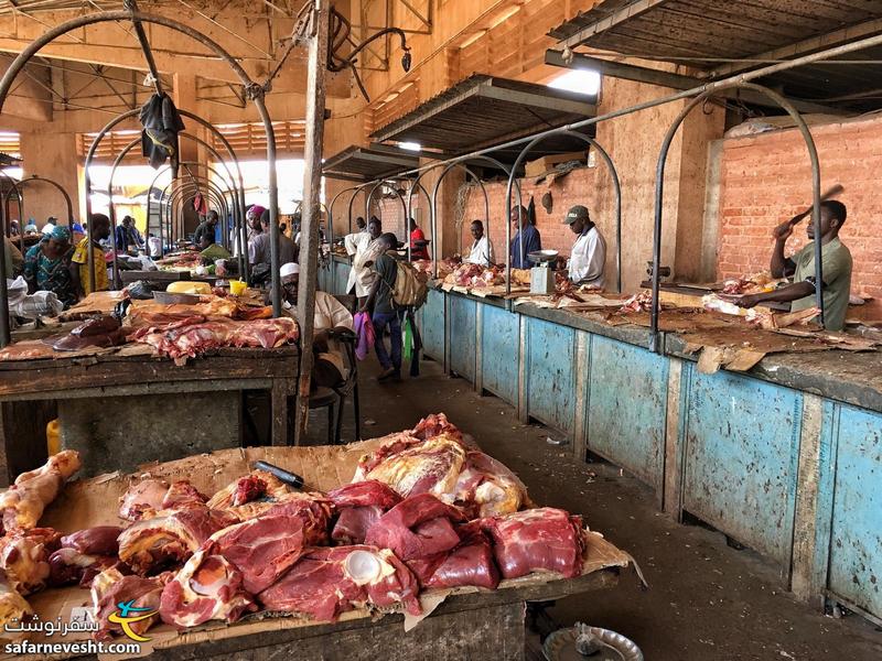 بازار گوشت فروشان شهر بوبو دیولاسو در غرب بورکینافاسو