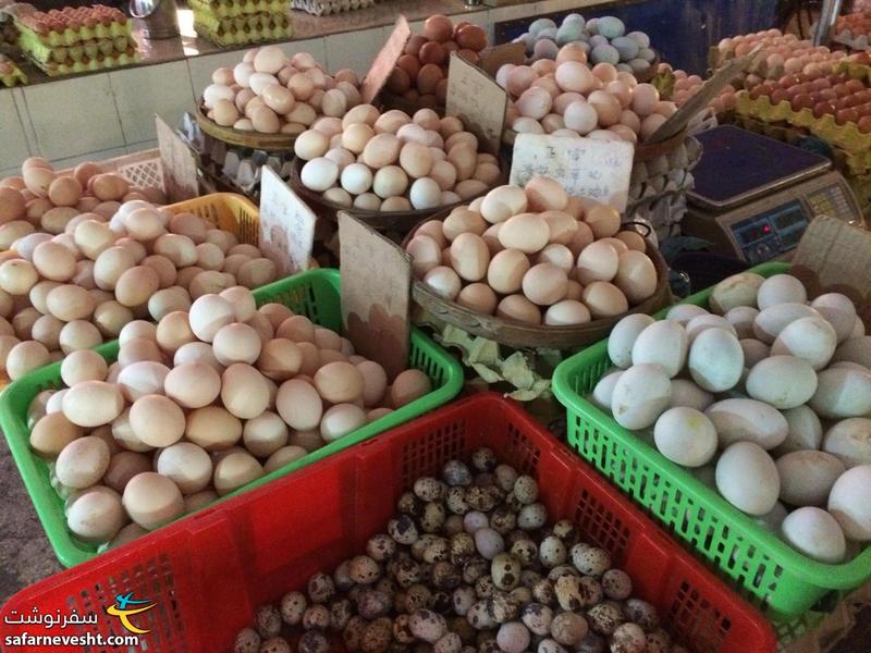 انواع تخم مرغ ها در بازار روز گویی لین