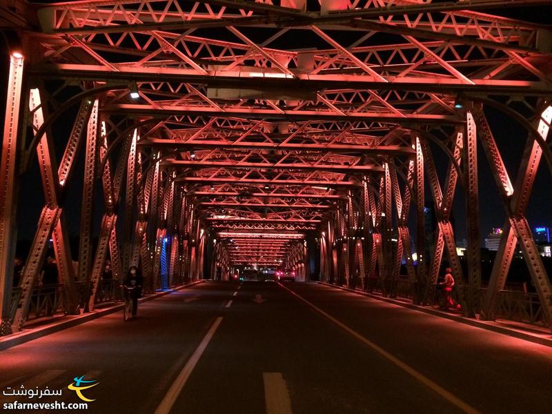 پل با نورپردازی زیبا در شانگهای