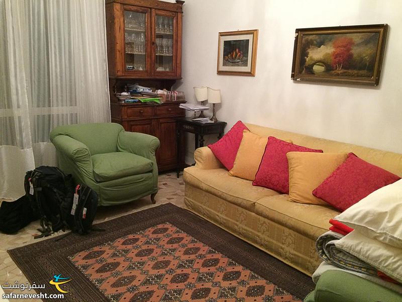 کوچ سرفینگ، کاناپه گردی یا اقامت رایگان در خانه میزبان‌های محلی