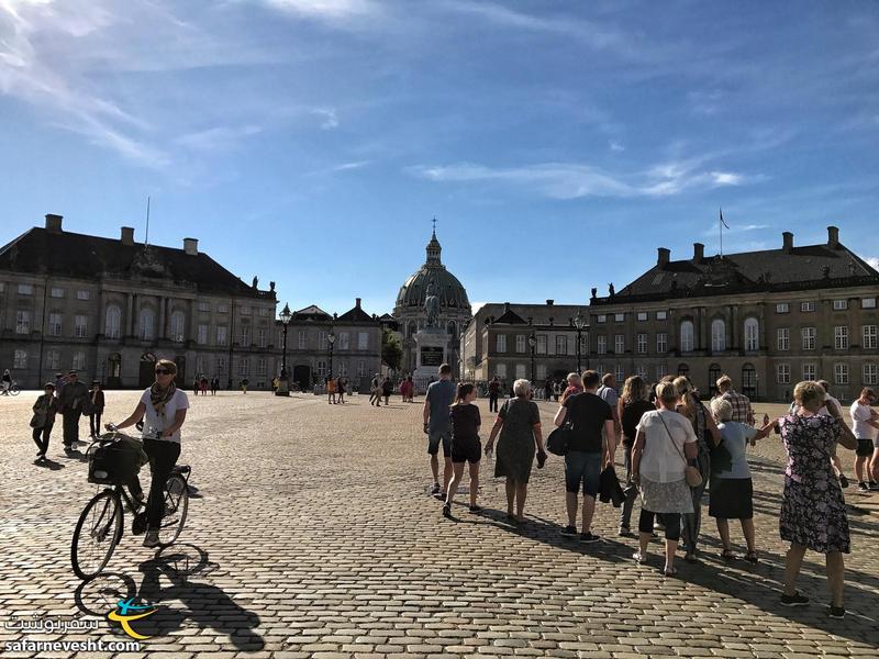 کاخ املی بورگ Amalienborg palace