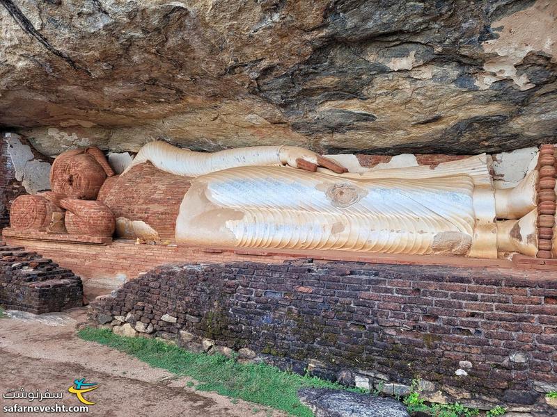 مجسمه بودای خوابیده در مسیر تپه پیدورانگالا