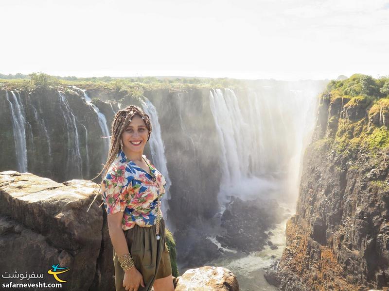 نمایی از آبشار ویکتوریا در مرز دو کشور زیمباوه و زامبیا