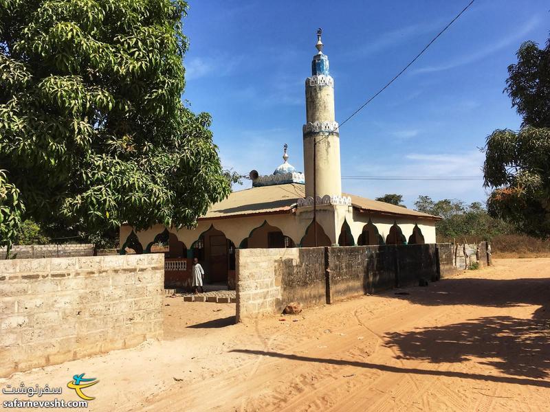 مسجد و مدرسه مذهبی در بریکاما