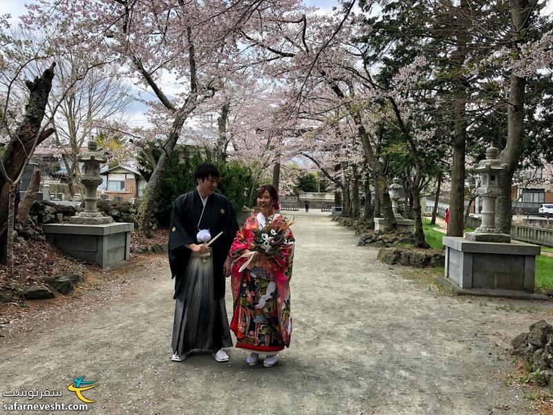 عروس و داماد با لباس سنتی ژاپن