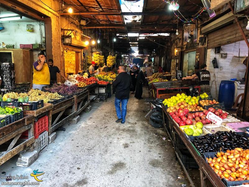بازار یا سوق طرابلس زنده ترین و جالبترین قسمت شهر طرابلس بود که بدلیل شلوغ بودن و حساسیت عکس گرفتن از مردم، نتونستم عکس چندانی بگیرم