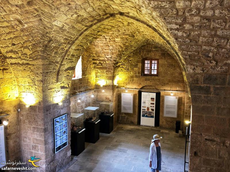 قسمتی از قلعه جبیل لبنان که به موزه تبدیل شده 