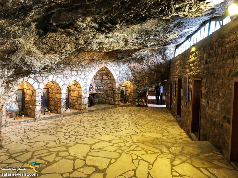 صومعه-کلیسای سنت الیشا ساخته شده در بین صخره های دره کادیشا