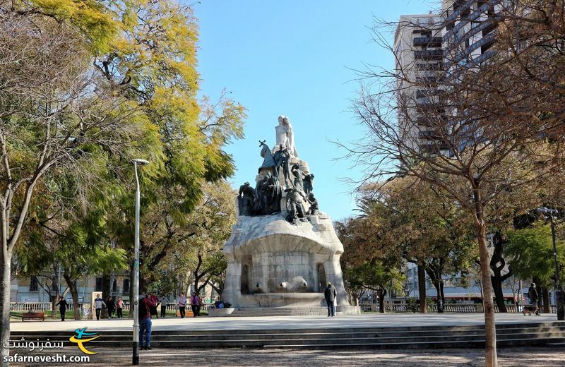میدان تتوآن در بارسلونا، مجسمه یابود اولین شهردار بارسلونا