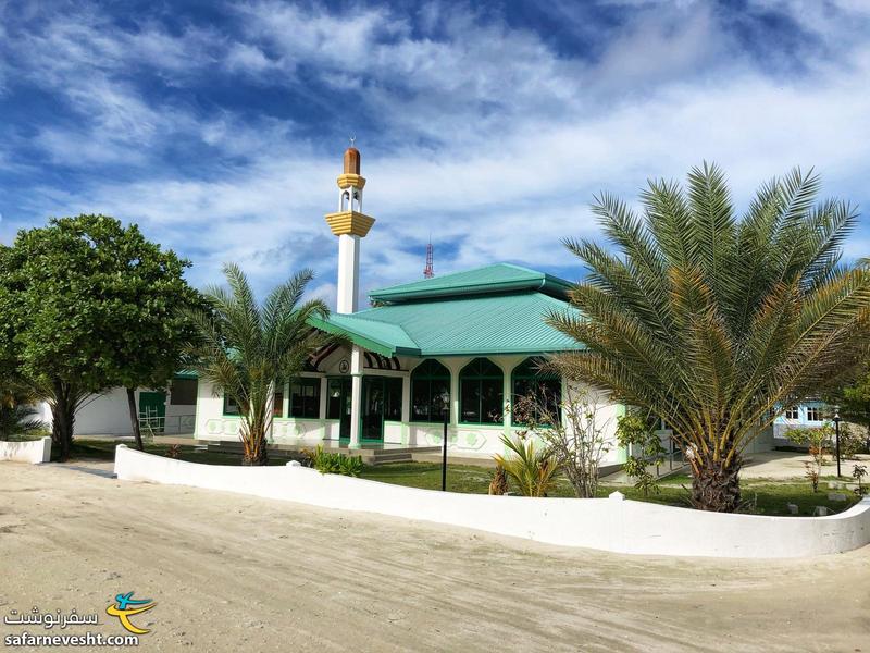 یکی از دو مسجد جزیره