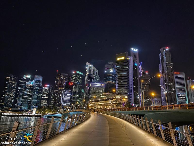 برج های بلند و نورانی سنگاپوردر شب، من که عاشقشونم