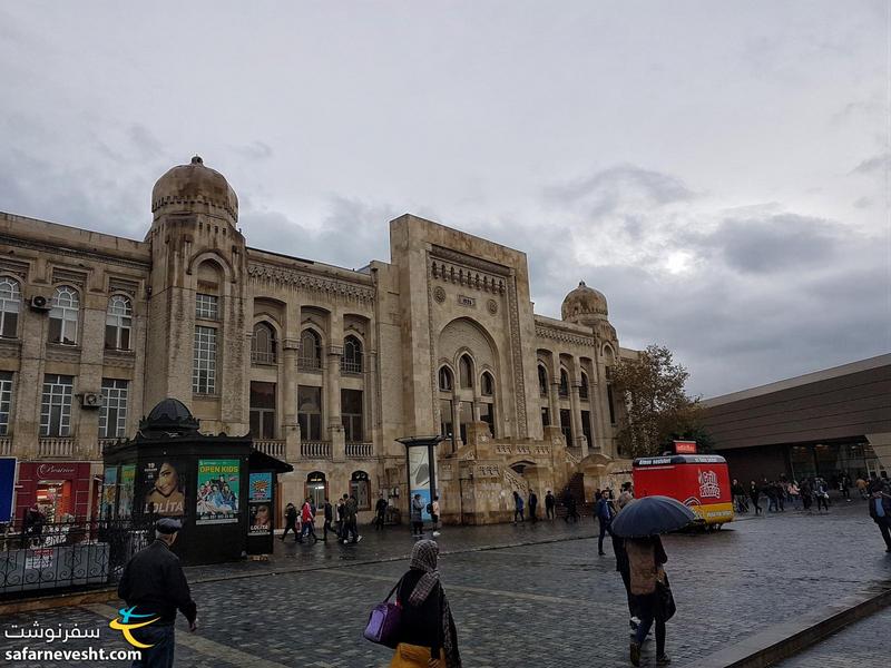 یکی از میادین شهر باکو