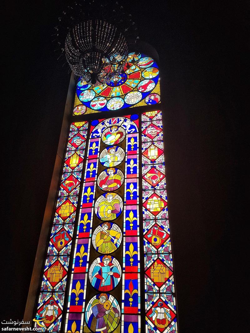پنجره های کلیسای مریم مقدس