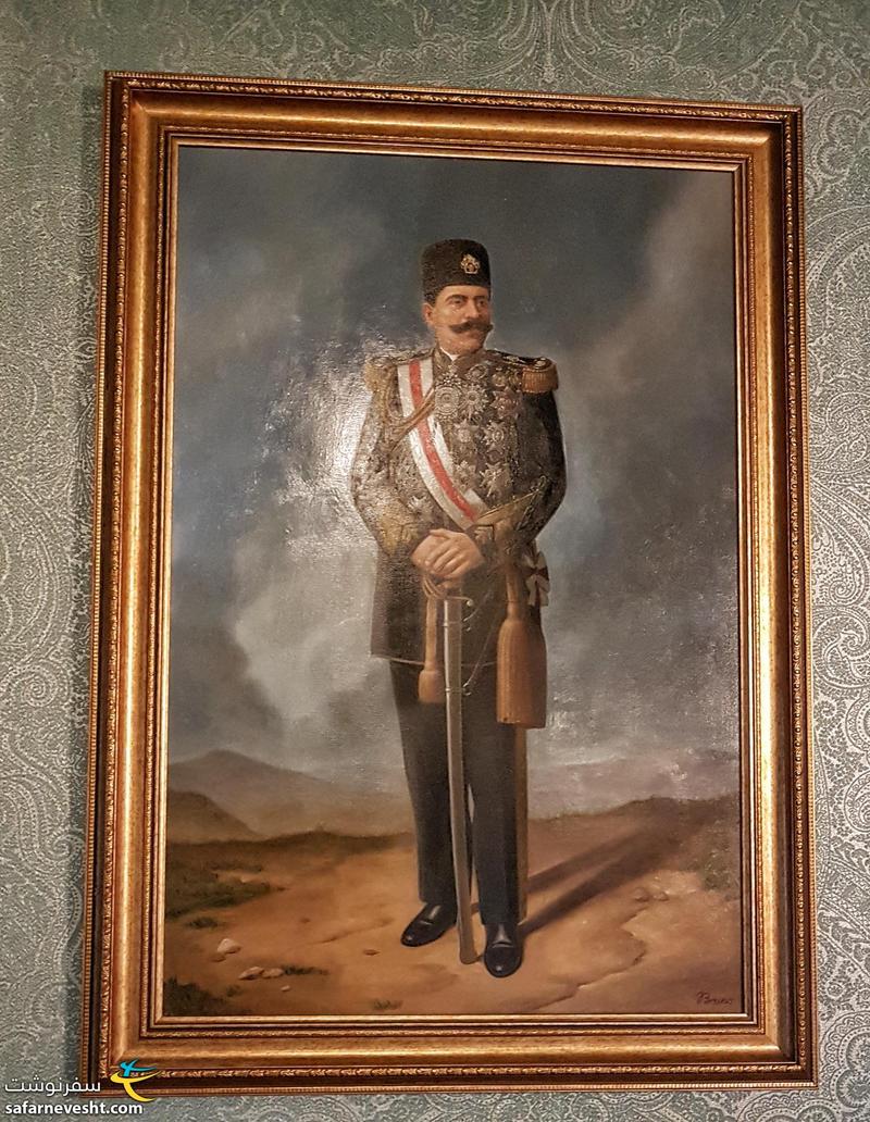 عکس پرنس ارفع، سرکنسول ناصرالدین شاه در کاخ فیروزه