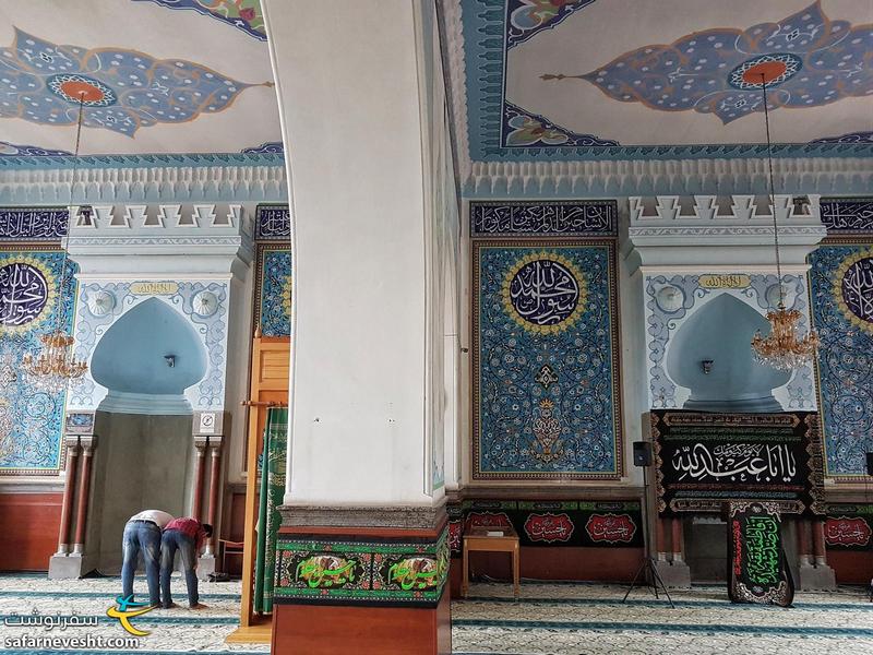 مسجدی با دو محراب، نمادی از همزیستی مذاهب