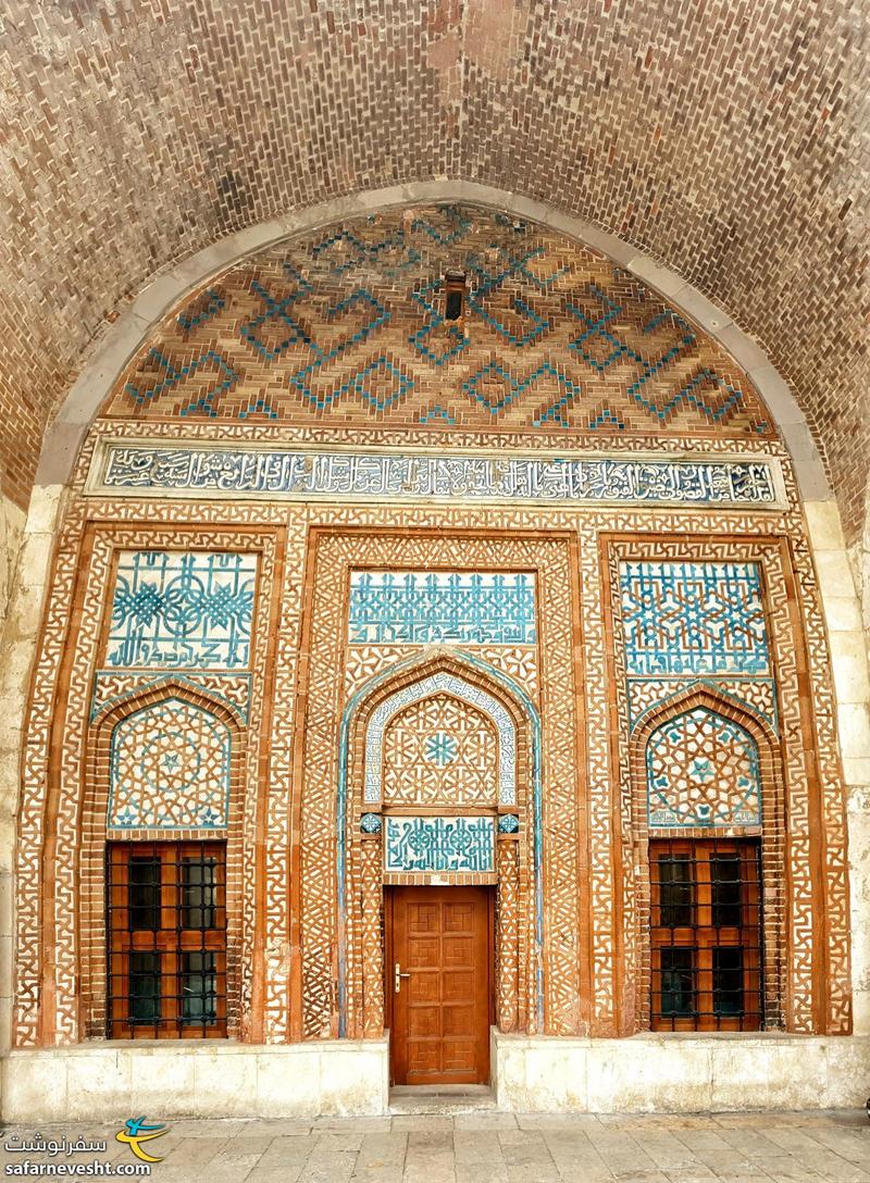 آرامگاه عزالدین کیکاووس ، سلطان سلجوقی در مدرسه شفائیه سیواس