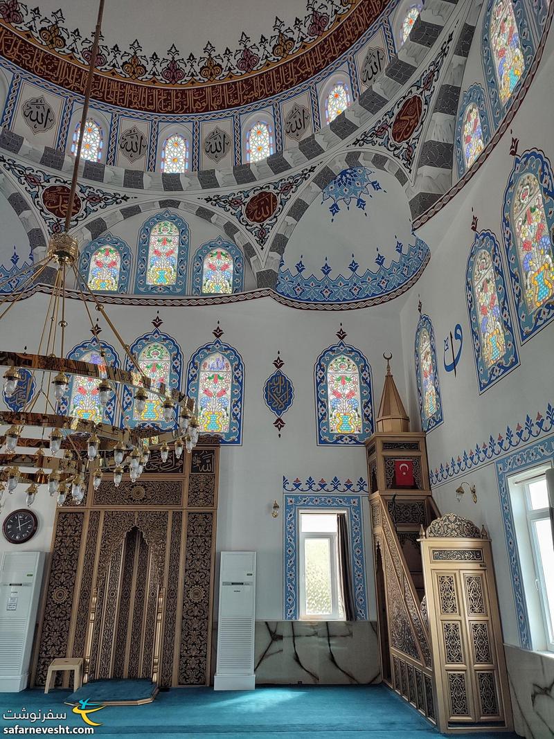 یک مسجد معمولی بین راهی