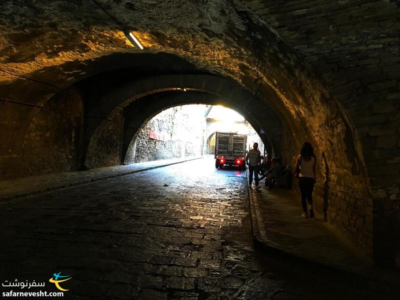 تونل های زیرزمینی و عجیب شهر