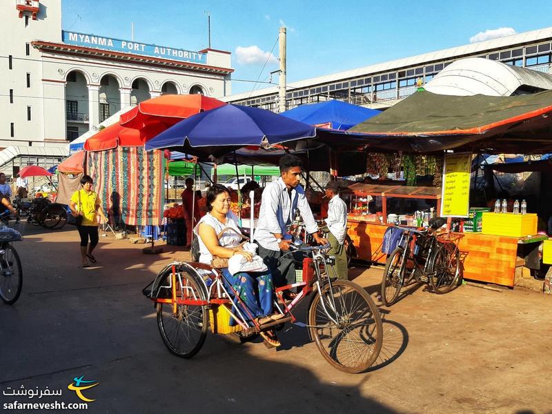 این سه چرخه ها یکی از وسیله های حمل و نقل در یانگون هستند.