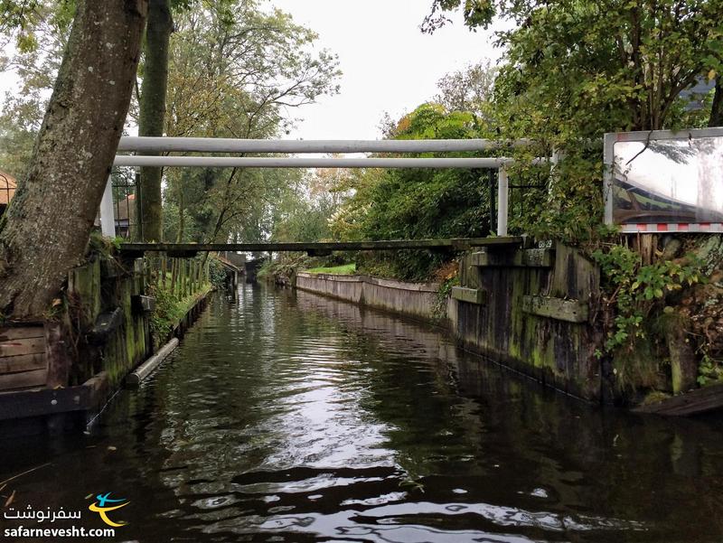 Metal mirrors installed at crossroads to prevent boat accidents