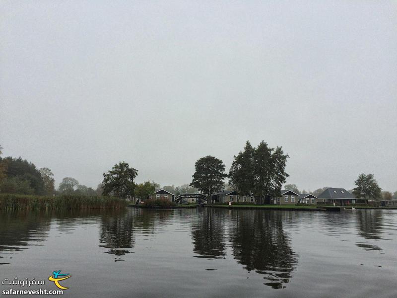 Giethoorn village and its lake