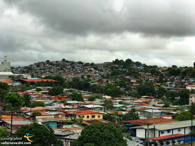 بخشی از حومه پاناماسیتی که شبیه فرم پلکانی شهرهای آمریکای لاتین هست.