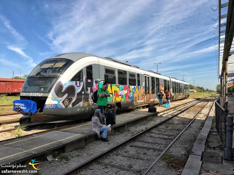 منتظر حرکت قطار از ورشاتس به تیمیشوارا در رومانی