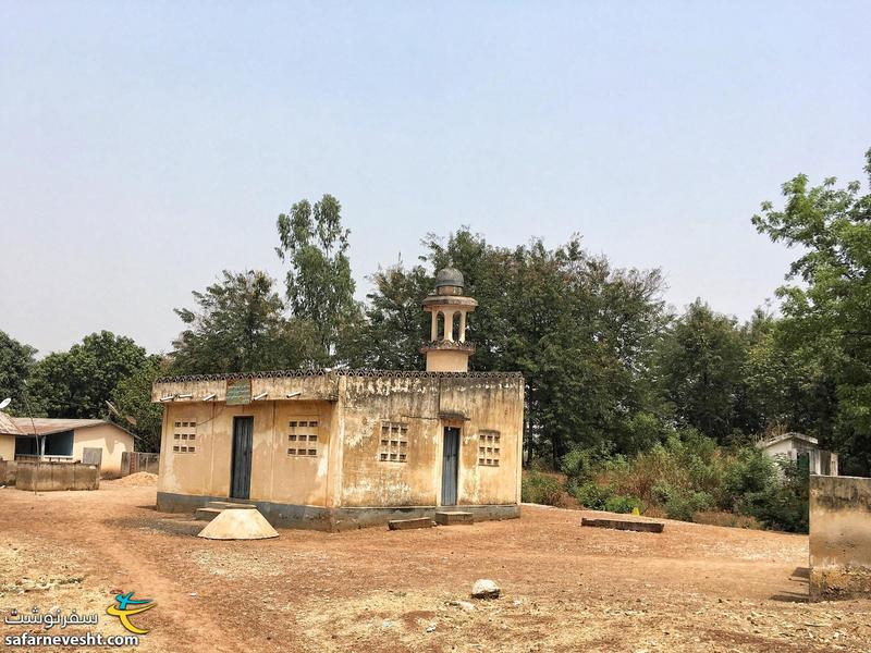 مسجد کوچک و ساده