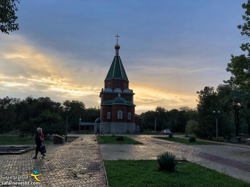 کلیسای کوچک وسط پارک کیروف