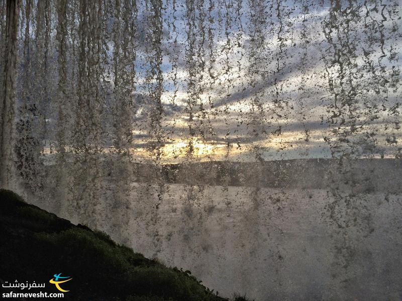منظره رویایی از پشت آبشار كانایمای ونزوئلا