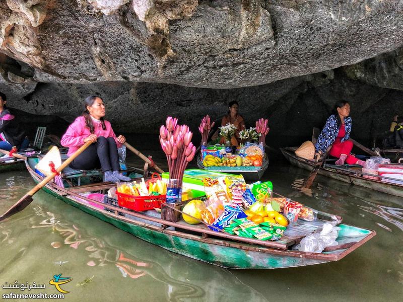 بازار شناور (Floating Market)، مردم از هر فرصتی برای فروش محصولاتشون استفاده می کنند